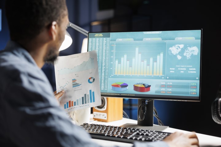 How Social Ties Shape Equity Analysts' Predictions