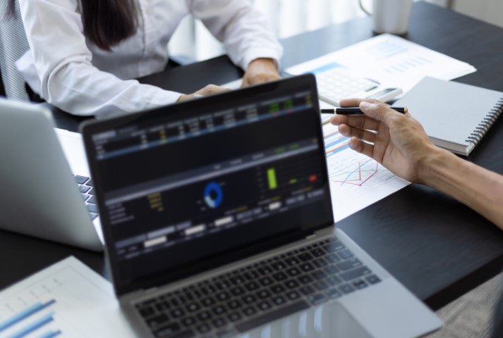 Do Changes in Internal Controls Under Section 404 Influence Investor Perceptions?